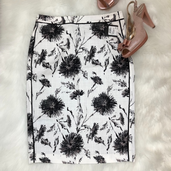 Halogen Dresses & Skirts - Halogen Black/White Dandelion Pencil Skirt, 0 NWT